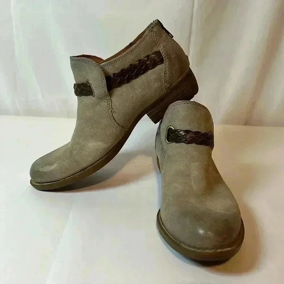 BORN Womens Sylvia Ankle Bootie Tan Leather Brown Braid Accent Back Zip Size 7.5 - Picture 1 of 11